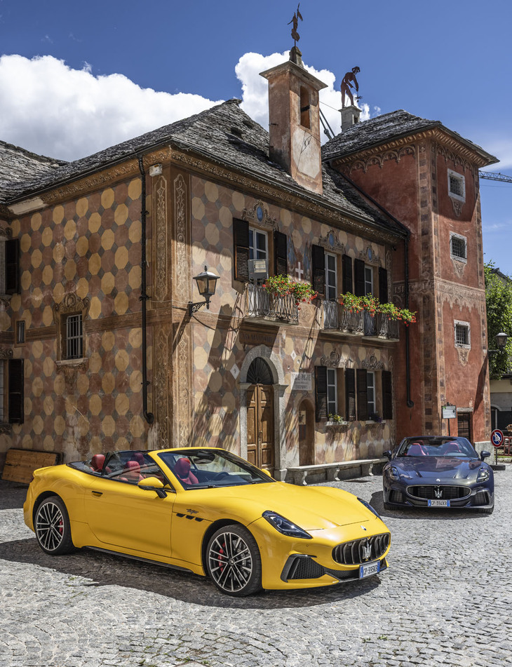 マセラティ・グランカブリオ トロフェオ