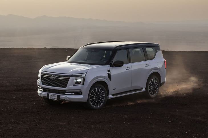 日本には2027年に導入予定の新型「日産パトロール」。中東では1000万円級の値づけだけに、これがベースとなるとかなり立派な「パジェロ」になりそうだ。