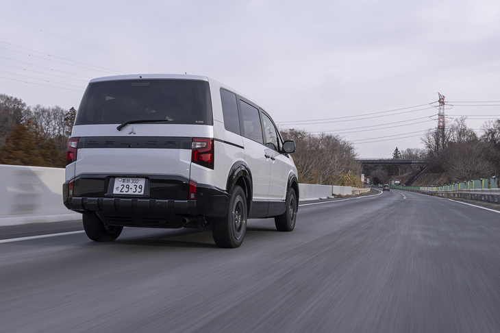 ロードノイズがしっかりと抑制されているのも印象的だった。履きっぱなしのオールシーズンタイヤは一年のほとんどでドライ路面を走るわけで、それが快適でなければ意味がないというのがクムホの考えだ。