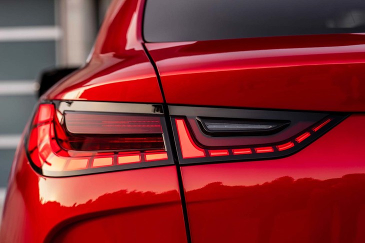 インフィニティQX55（リアコンビランプ）