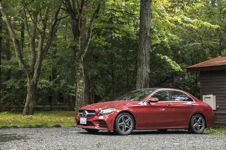 「C180」（写真は「セダン」）の1.6リッターターボエンジンについては変更がアナウンスされていないが、装備内容などを考えれば価格的魅力に優れている。