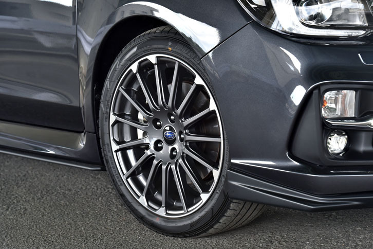 タイヤサイズは225/45R18。試乗車のタイヤは「ダンロップSP SPORT MAXX 050」。