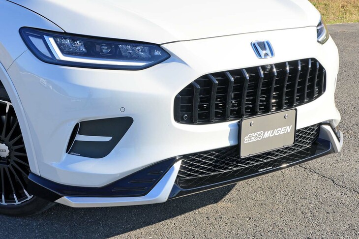 無限のパーツを装着した「ZR-V」のフロントマスク。ベース車が持ち合わせる優れた空力性能を保ちつつ、一目でノーマルとは違うとわかるデザインとするため、苦労したという。