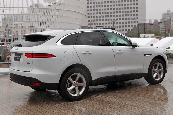 Fペース 20d プレステージ