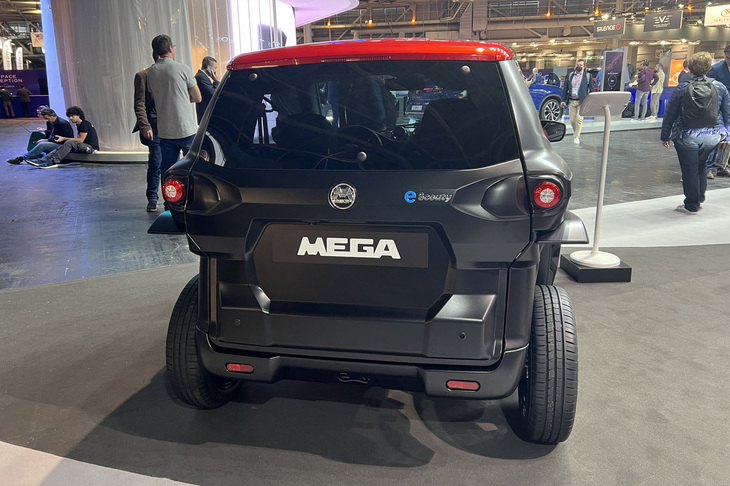 エクサム・メガeスカウティー（リアビュー）