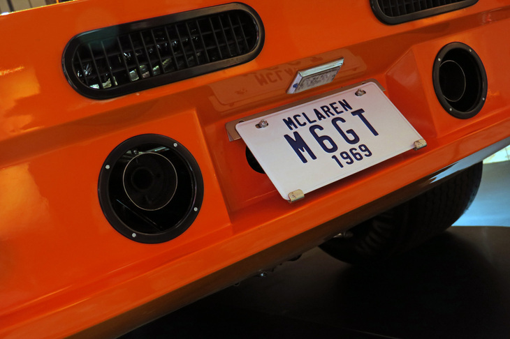 マクラーレンM6GT 1969年（マフラー）