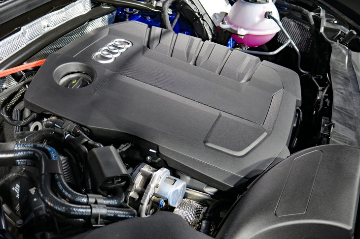 アウディQ5スポーツバック 1st edition（2リッター直4ディーゼルターボエンジン）