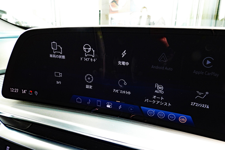 キャデラック・リリック（33インチアドバンスドカラーLEDディスプレイ）