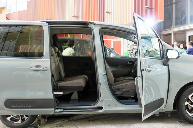 トヨタ・シエンタ ハイブリッドZ 7人乗り（インテリア）