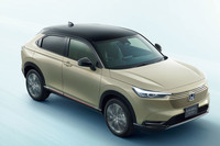 トヨタ勢の牙城に食い込んだのが「ホンダ・ヴェゼル」。2021年4月のフルモデルチェンジでスタイリッシュなSUVに生まれ変わった。
