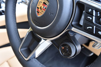 ステアリングホイールに装備される、ダイヤル式の走行モード切り替えスイッチ。