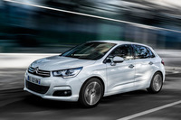 プジョー、シトロエン、DSの各ブランドに、クリーンディーゼルエンジン搭載モデルが導入されたのは2016年7月のこと。写真はその“1期生”に選ばれた「シトロエンC4フィールBlueHDi」。