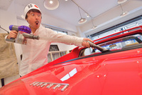 延長ホースが伸びる伸び～る。腕の届きにくい場所もラクラクだ。