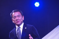 2018年はポルシェ設立から70周年となる。発表会で70周年の記念イヤーにポルシェジャパンが行ったプログラムと、新しい「マカン」を紹介した同社代表取締役社長の七五三木敏幸氏。