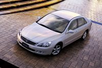 自動緊急ブレーキを搭載した4代目「ホンダ・インスパイア」。当時のシステムは減速するのみで、完全に停車はしなかった。