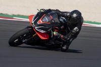 アプリリアの最新型スーパースポーツ「RSV4ファクトリー」上陸の画像