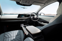 日産が電気自動車「アリア」をマイナーチェンジ　インフォテインメントがGoogleに対応の画像