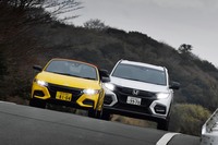 今回連れ出した、2台の「モデューロX」。さまざまな道路環境において、両モデルの“走りの到達点”を確かめた。