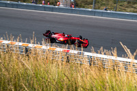 フェラーリは、予選順位と同じシャルル・ルクレール（写真）5位、カルロス・サインツJr.は6位をキープするも、最後の1周でサインツJr.がフェルナンド・アロンソに抜かれ7位となってしまった。それでも、ライバルのマクラーレン勢がランド・ノリスの10位1点追加にとどまったことで、スクーデリアがコンストラクターズランキングで逆転、3位の座を奪うことに成功した。（Photo=Ferrari）