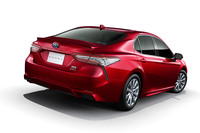 カムリWS（E-Four）