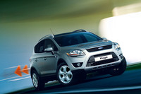 「クーガ」のエクステリアは、フォードのデザインコンセプト「キネティックデザイン」でまとめられる。彫りの深いプレスラインが特徴で、デザインキューとして各所に台形が用いられている。