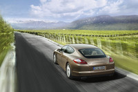 「ポルシェ・パナメーラ」、V6モデルとMTモデルを追加の画像