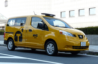 取材のお供は、「日産NV200 ニューヨーク市タクシー」。これは2013年の10月末からニューヨークのイエローキャブとして走っている車両と同じもの。