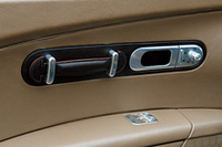 エルメスデザインの「ブガッティ・ヴェイロン」は2億7800万円【ジュネーブショー08】の画像