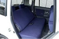 
	リアシートはリクライニングできる
	 