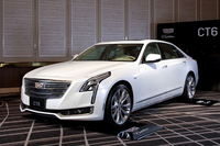 「キャデラックCT6」。日本市場では、7年ぶりのフルサイズセダンとして2016年10月にラインナップされる。