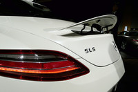 リトラクタブルリアスポイラーは120km/h以上で自動的に立ち上がり、高速安定性を高めるという。