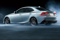 「IS350“Fスポーツ”」