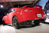 生産は、栃木工場。ブレーキの焼き入れなど、あらゆる馴染み試験走行を済ませてから顧客のもとに届けられる。