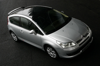 【スペック】2.0クーペVTS：全長×全幅×全高＝4275×1775×1480mm／ホイールベース＝2610mm／車重＝1330kg／駆動方式＝FF／2リッター直4DOHC 16バルブ（180ps/7000rpm、21.0kgm/4750rpm）