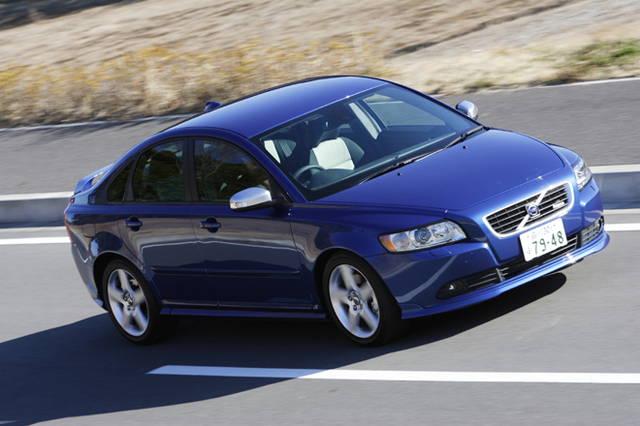 ボルボC30 T-5/S40 2.4i/V50 T-5 R-DESIGN（FF/5AT）【試乗記】 限定