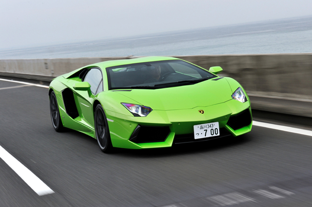 ランボルギーニ・アヴェンタドールLP700-4（4WD/7AT）【短評