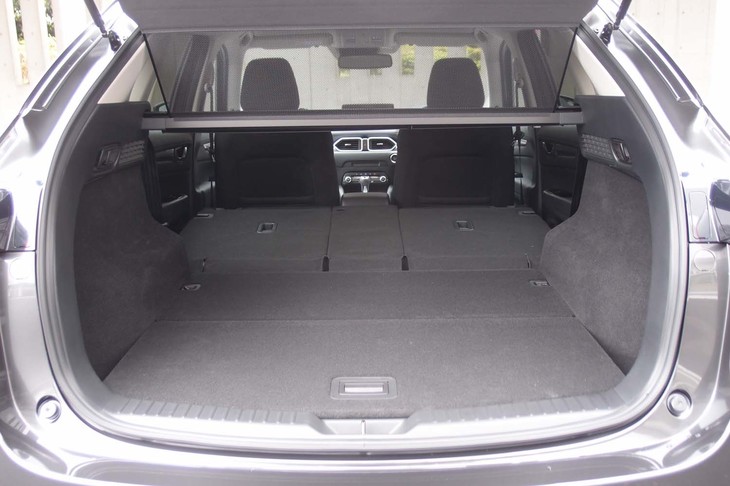 マツダCX-5 XDスマートエディション（ラゲッジルーム）