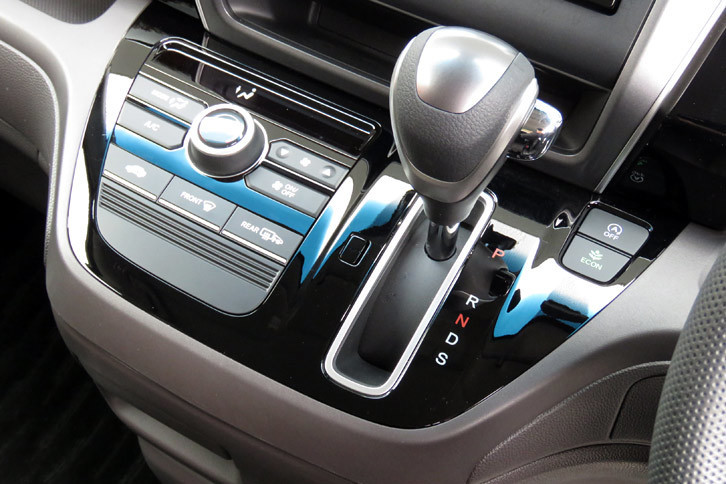 ホンダ・フリード モデューロX Honda SENSING（6人乗り）