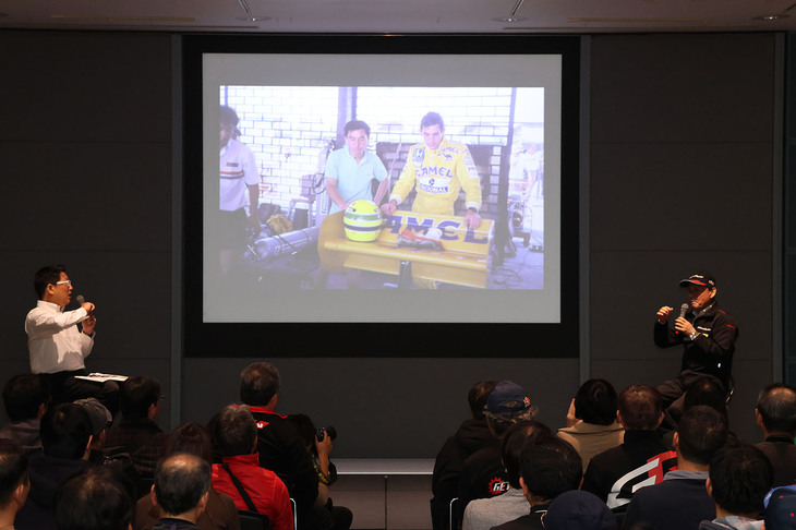 ホンダコレクションホールでは、レース界のレジェンドである中嶋 悟さんのトークショーが開かれ、会場から人があふれるほどのにぎわいに。F1ドライバー時代の思い出話を中心に、当時のマシンの性能を含むレース話に限らず、故アイルトン・セナ選手との思い出なども語られた。