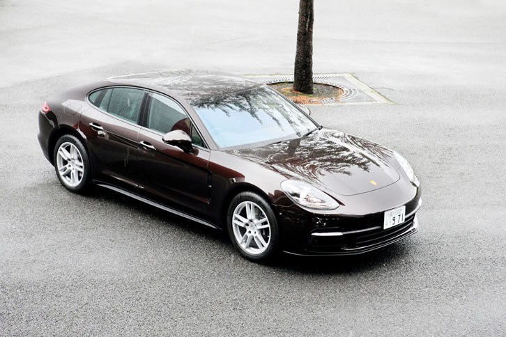 「パナメーラ」シリーズのベーシックグレードに試乗。330psの3リッターV6ターボを搭載するFRモデルだ。