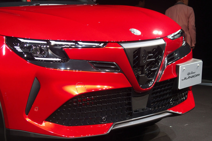 アルファ・ロメオ・ジュニア（フロントマスク）