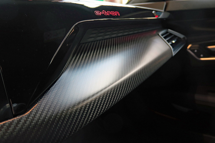 アウディRS e-tron GT（ダッシュボード）