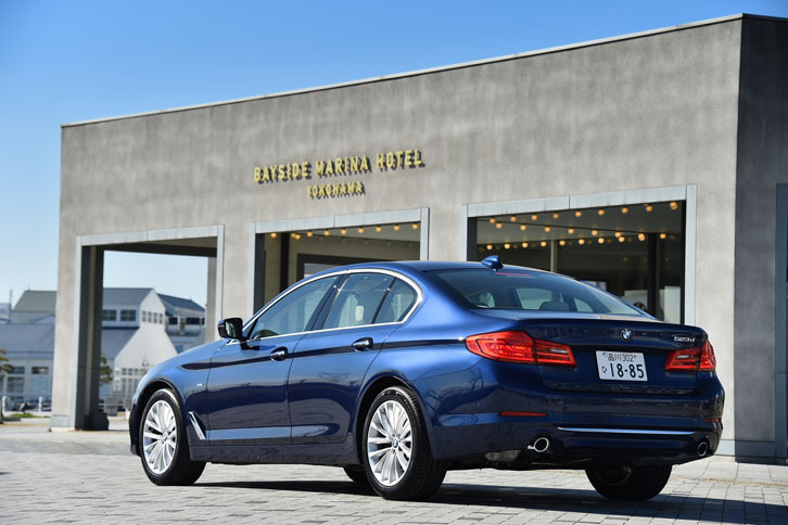 ボディーサイズは4945×1870×1480mm。先代型と比較して全長が約30mm長くなるなど、わずかに大きくなった。