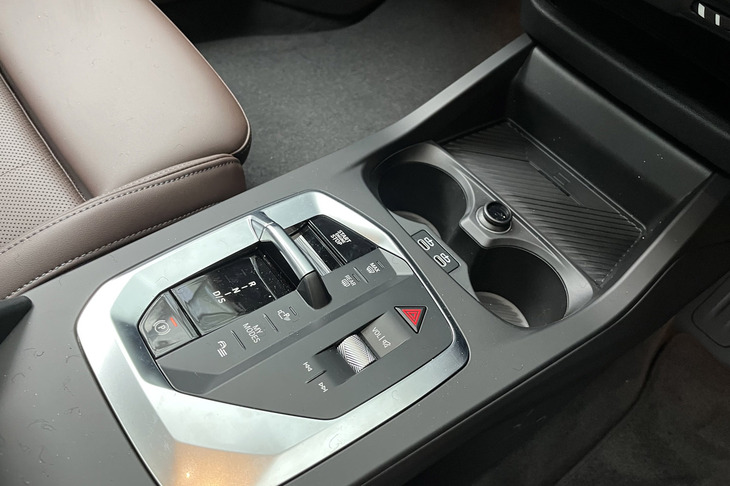 220dグランクーペMスポーツ（シフトパネル）