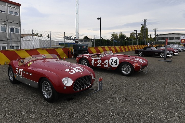 コンクールデレガンスの様子。