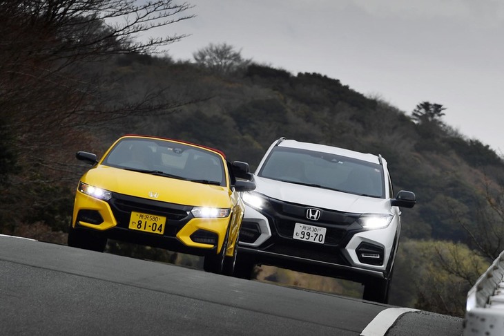 今回連れ出した、2台の「モデューロX」。さまざまな道路環境において、両モデルの“走りの到達点”を確かめた。