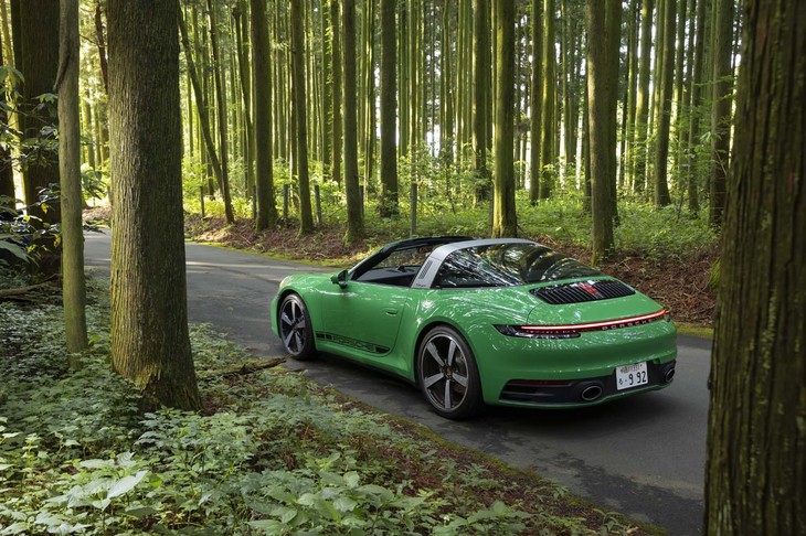 全モデルが4WD車となる「ポルシェ911タルガ」シリーズ。「タルガ」というグレードは存在せず、試乗車の「タルガ4」がエントリーグレードとなるのは先代モデルと同様。