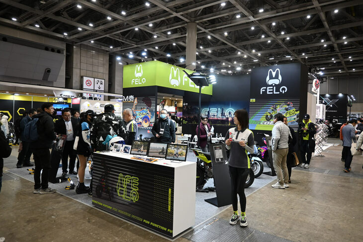 「東京モーターサイクルショー2024」より、フェローのブースの様子。