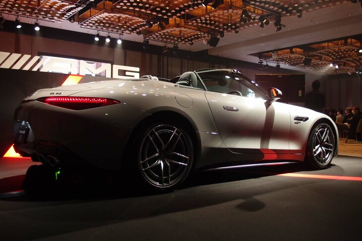 メルセデスAMG SL43