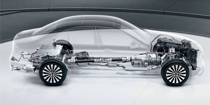 「E350eアバンギャルド スポーツ」のパワープラントの透視図。